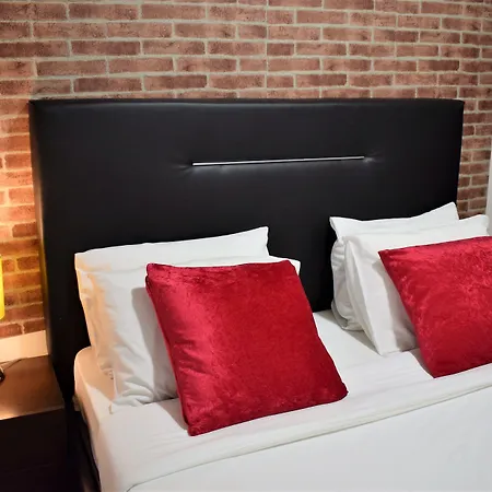 우니베르수 호만티쿠 3* 리스본