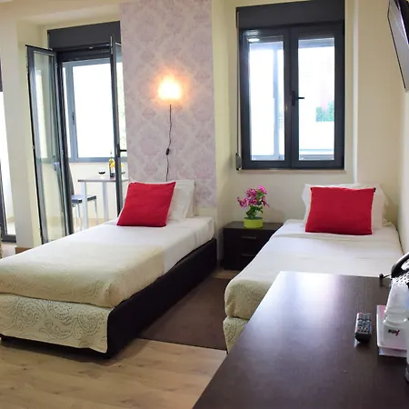 우니베르수 호만티쿠