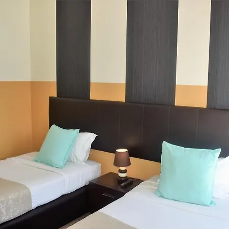 우니베르수 호만티쿠 3*