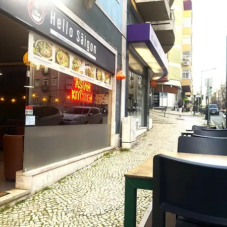 Universo Romantico Konukevi Lisboa