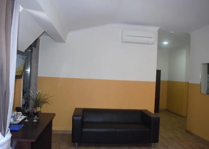 ضيافة يونيفيرسو رومانتيكو